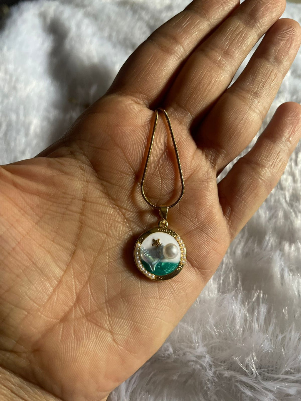 Pendant with Chain : Pearl