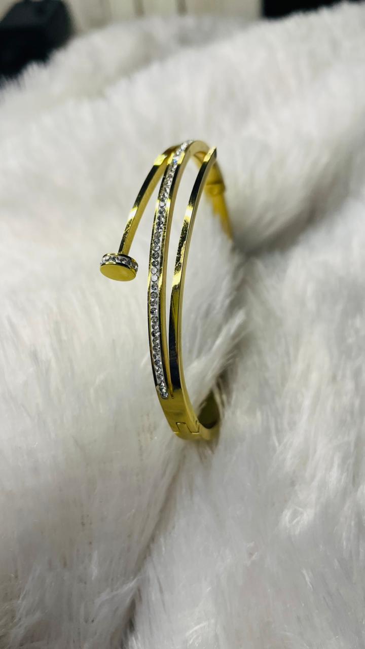 Nail Diamond Bracelet